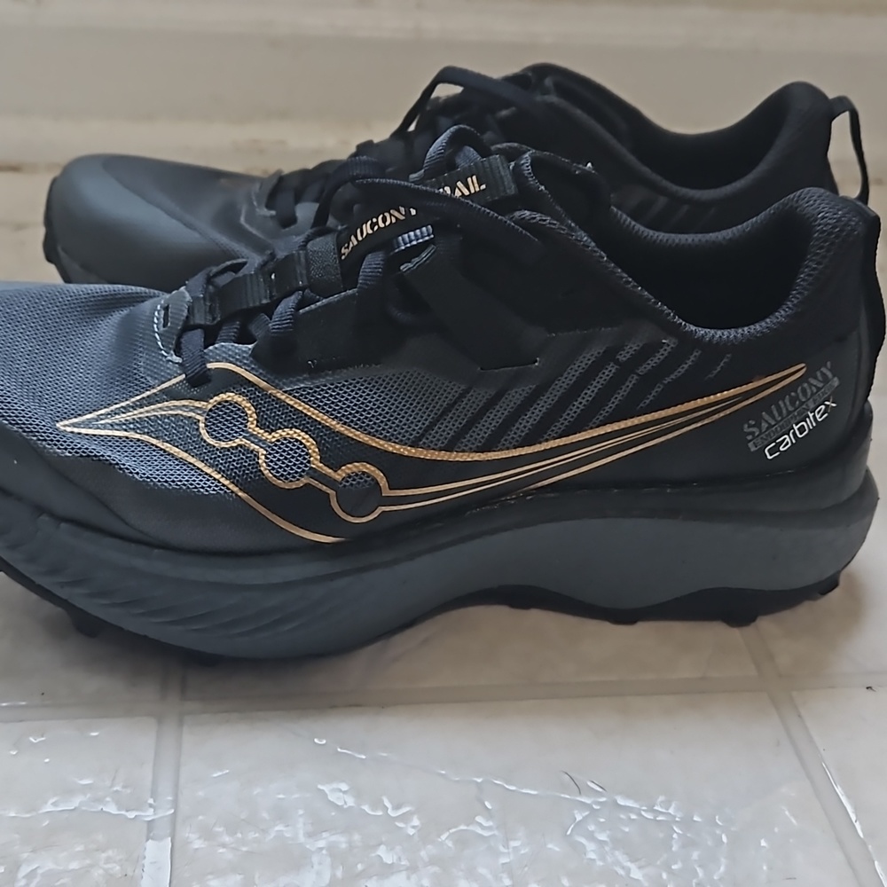 SAUCONY Endorphin Edge Carbite X Trail Running Shoes Size 9